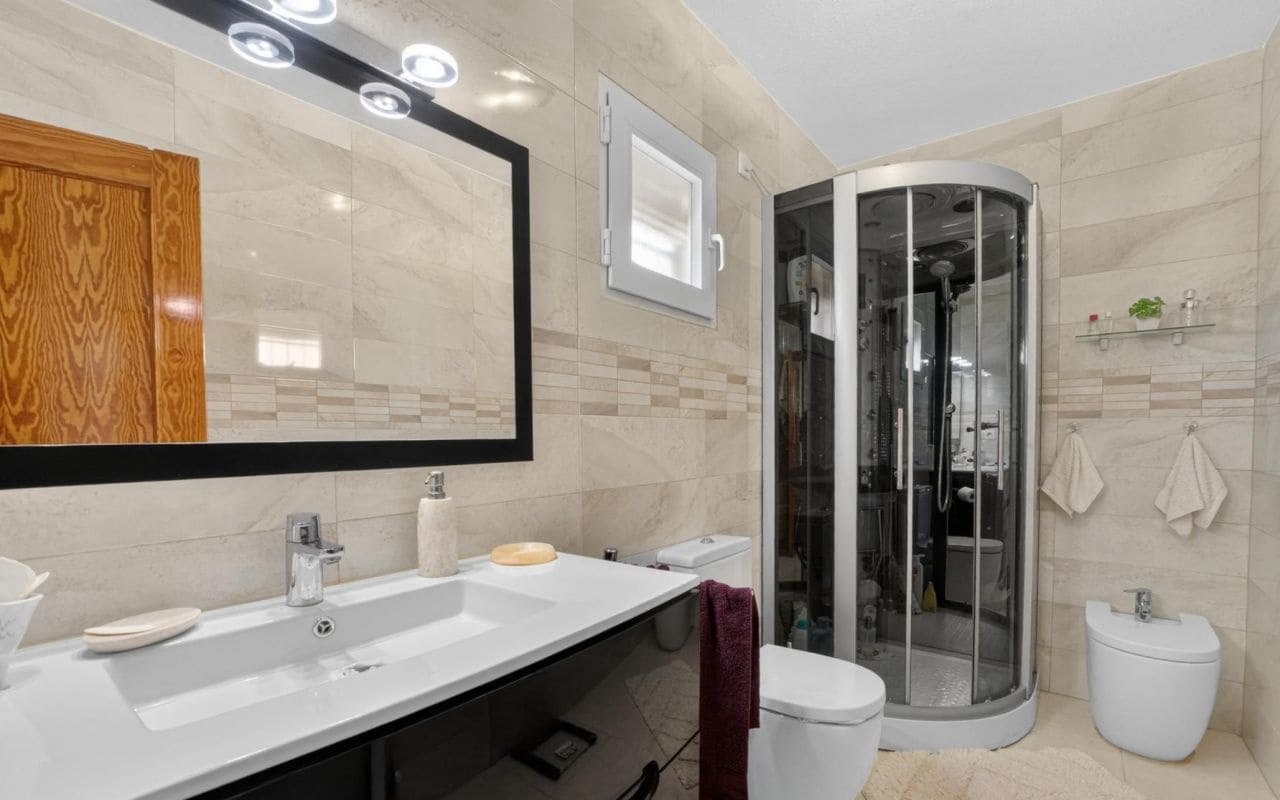 3 sovrum Radhus till salu i Orihuela Costa med pool - 270 000 € (Ref: 9874392)