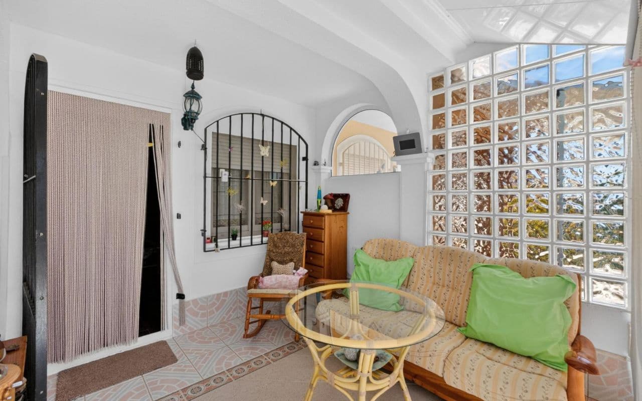 3 sovrum Radhus till salu i Orihuela Costa med pool - 270 000 € (Ref: 9874392)