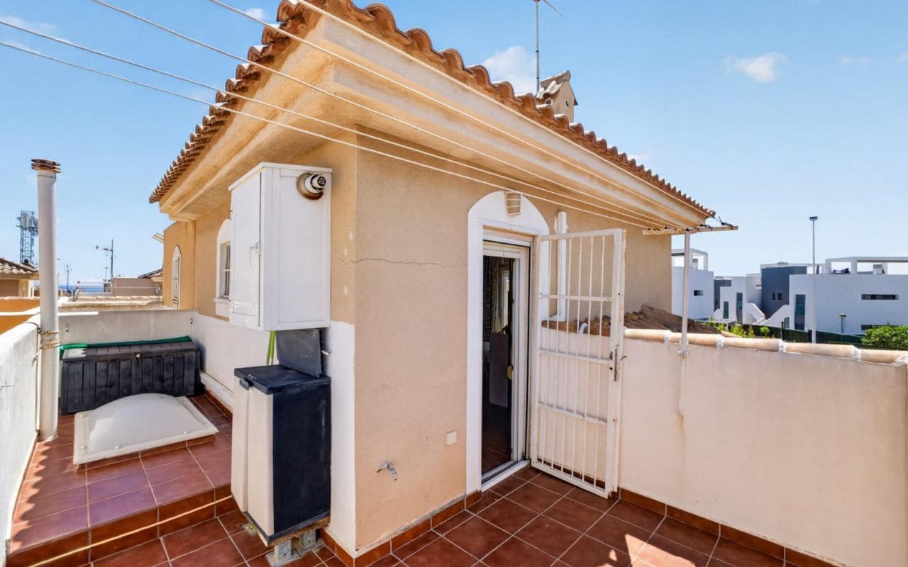 3 sovrum Radhus till salu i Orihuela Costa med pool - 270 000 € (Ref: 9874392)
