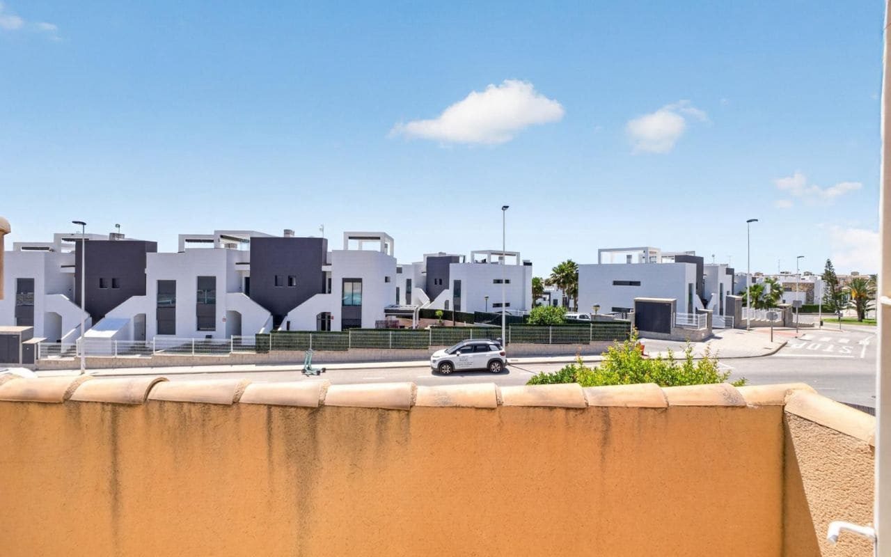 3 sovrum Radhus till salu i Orihuela Costa med pool - 270 000 € (Ref: 9874392)