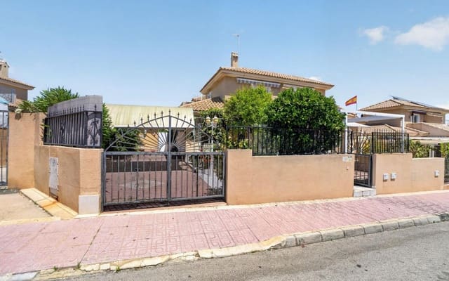 3 soveværelse Rækkehus til salg i Orihuela Costa, Orihuela med swimmingpool - € 270.000 (Ref: 9874392)