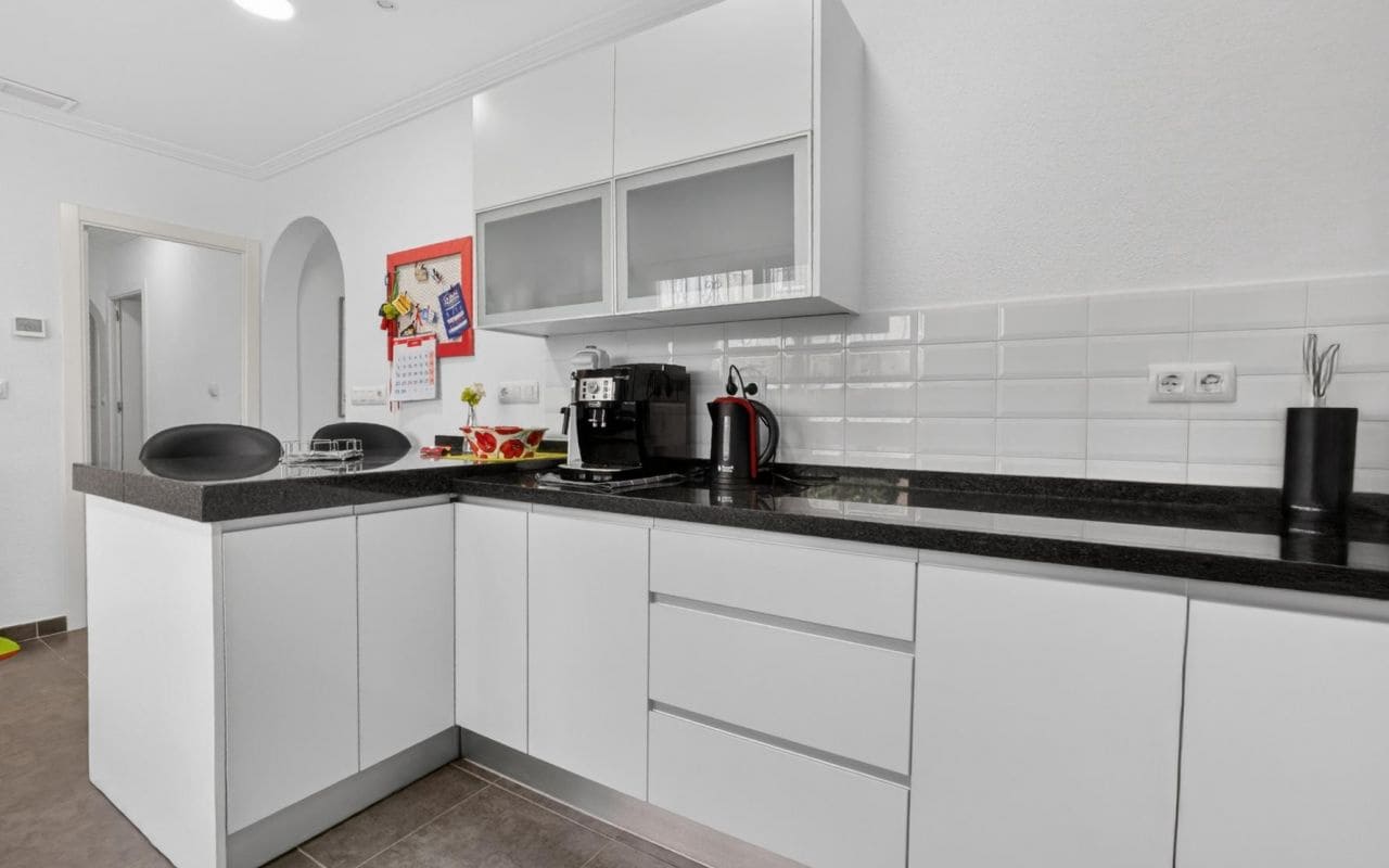 3 sypialnia Willa na sprzedaż w Orihuela Costa z basenem garażem - 575 000 € (Ref: 9913771)