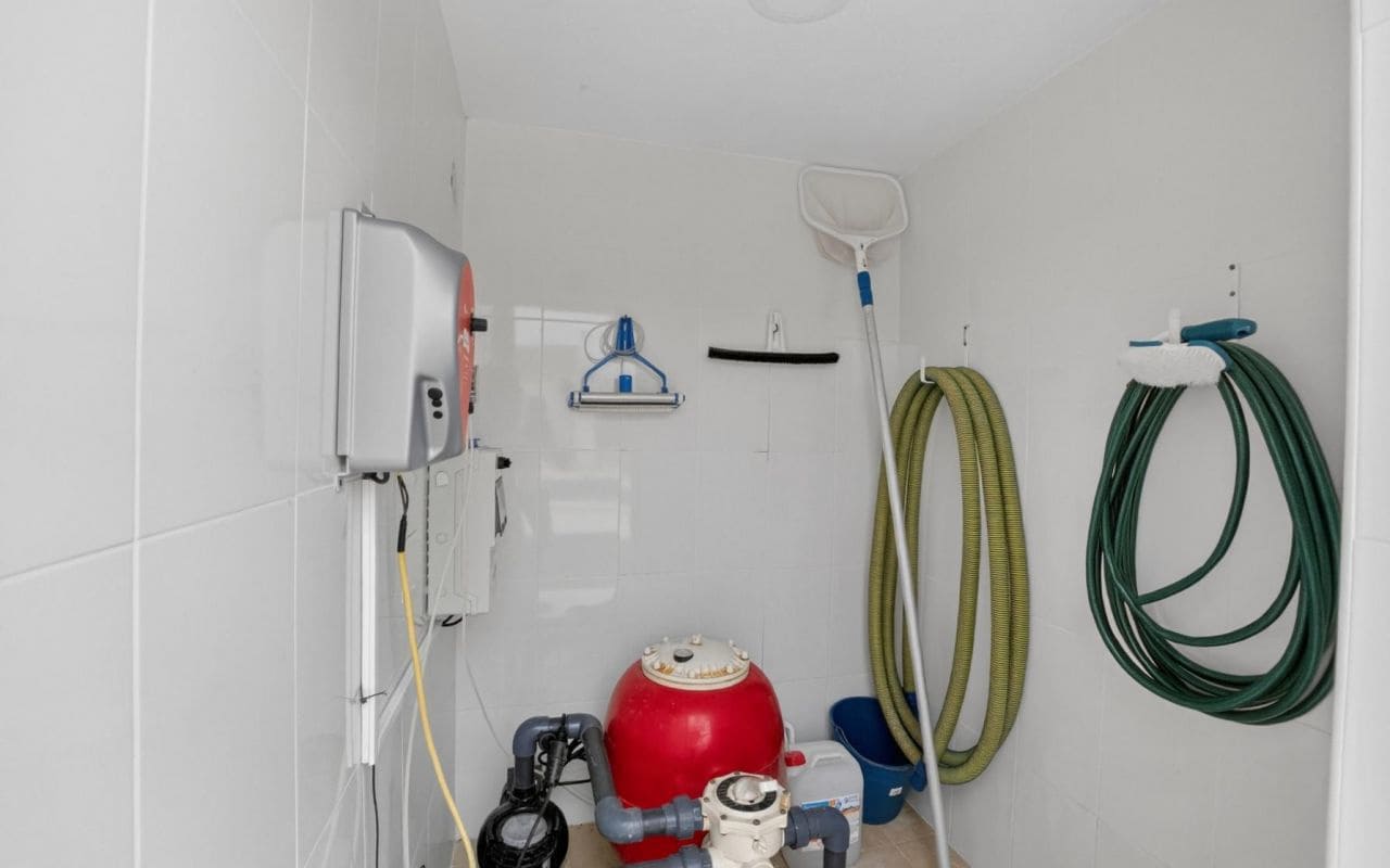 3 sypialnia Willa na sprzedaż w Orihuela Costa z basenem garażem - 575 000 € (Ref: 9913771)