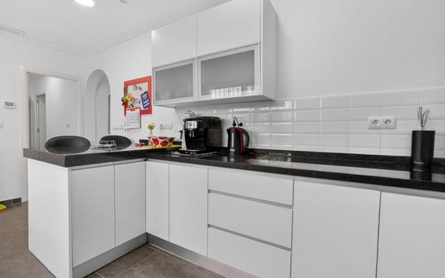 3 sypialnia Willa na sprzedaż w Orihuela Costa, Orihuela z basenem garażem - 575 000 € (Ref: 9913771)