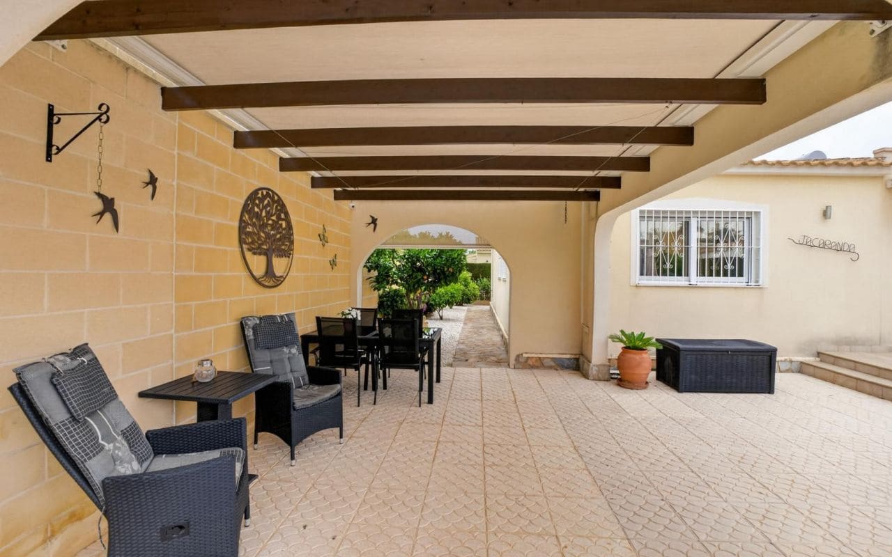 3 sypialnia Willa na sprzedaż w Orihuela Costa z basenem garażem - 575 000 € (Ref: 9913771)