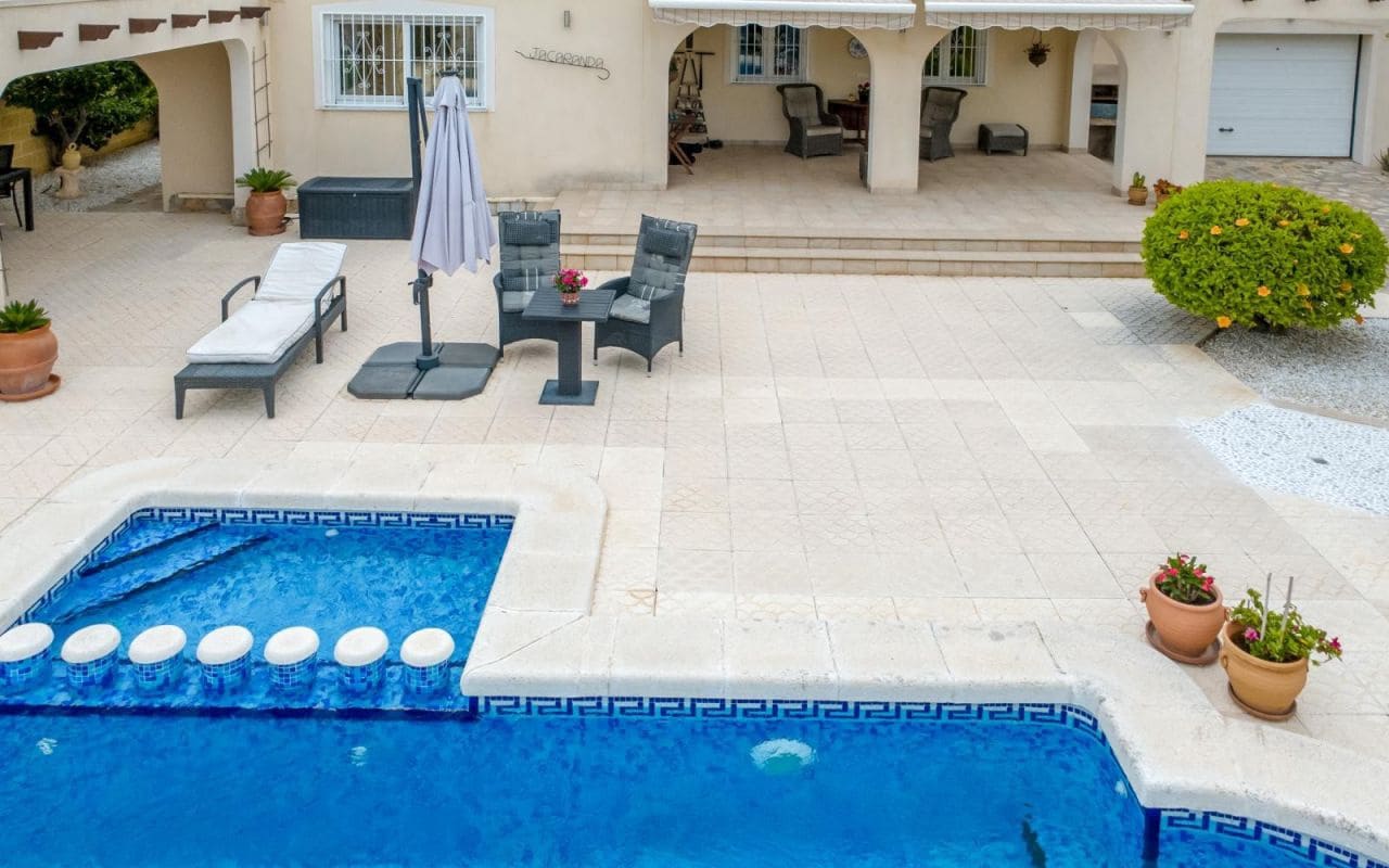 3 sypialnia Willa na sprzedaż w Orihuela Costa z basenem garażem - 575 000 € (Ref: 9913771)