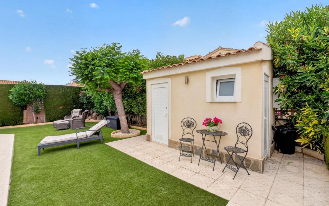 3 sypialnia Willa na sprzedaż w Orihuela Costa z basenem garażem - 575 000 € (Ref: 9913771)