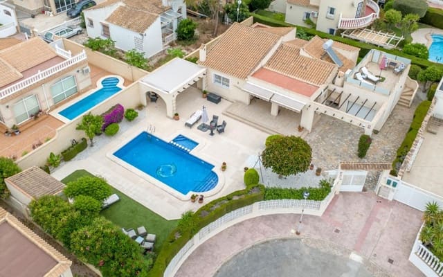 3 sypialnia Willa na sprzedaż w Orihuela Costa, Orihuela z basenem garażem - 575 000 € (Ref: 9913771)