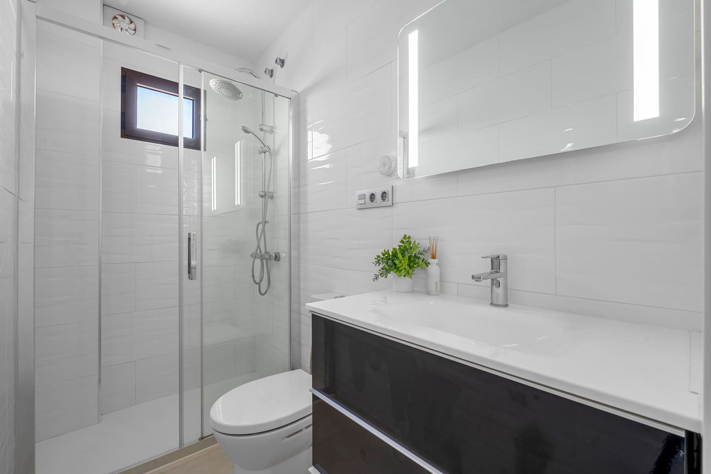 Apartamento de 2 habitaciones en Torrevieja en venta con piscina - 165.000 € (Ref: 9918908)