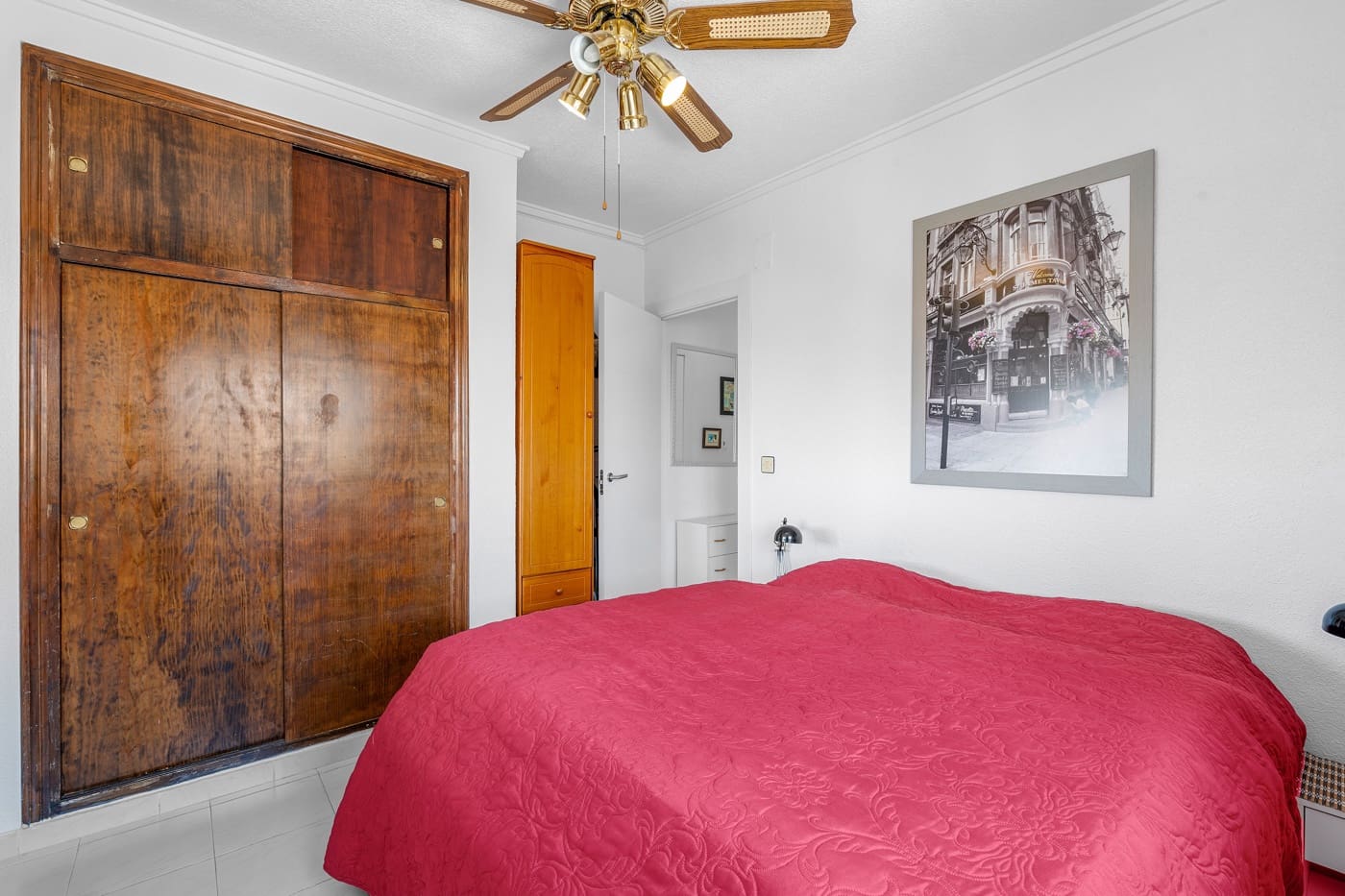 Apartamento de 2 habitaciones en Torrevieja en venta con piscina - 165.000 € (Ref: 9918908)