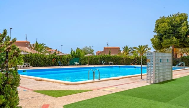 Apartamento de 2 habitaciones en Torreblanca, Torrevieja en venta con piscina - 165.000 € (Ref: 9918908)