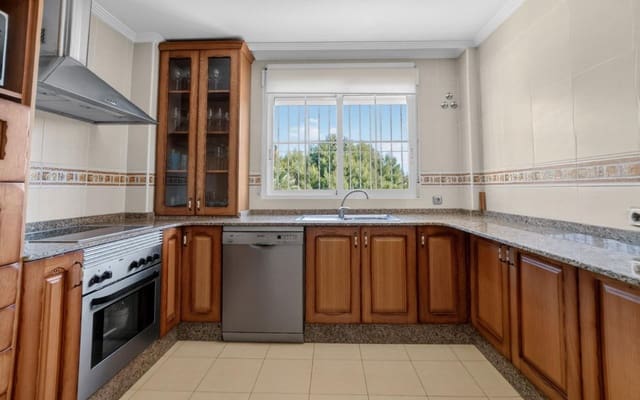 6 soverom Villa til salgs i La Zenia, Orihuela med svømmebasseng garasje - € 839 000 (Ref: 9919010)