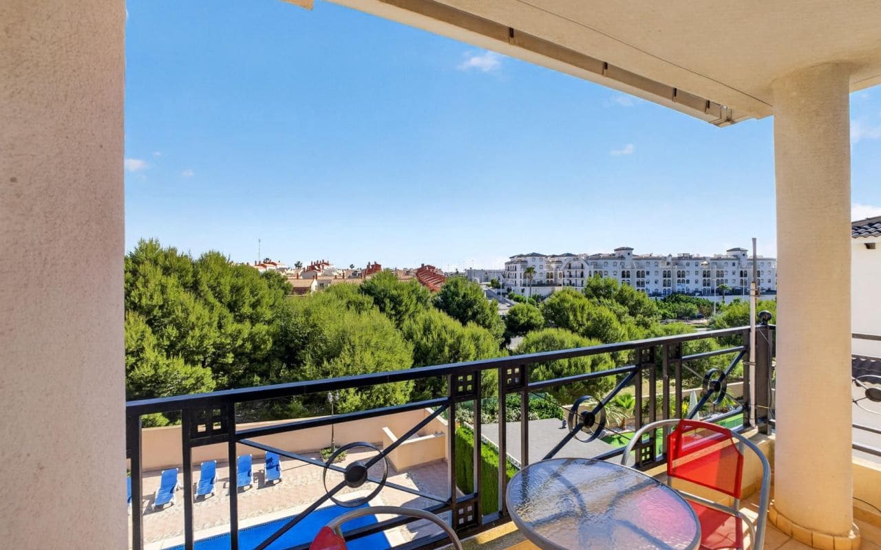 6 bedroom Villa for sale in La Zenia with pool garage - € 839,000 (Ref: 9919010)
