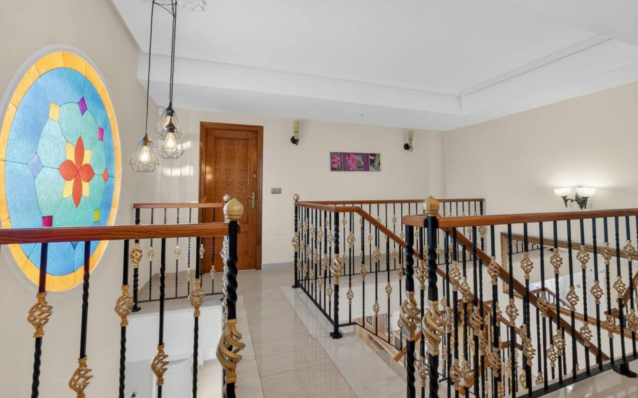6 bedroom Villa for sale in La Zenia with pool garage - € 839,000 (Ref: 9919010)