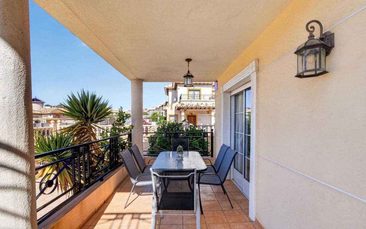 6 bedroom Villa for sale in La Zenia with pool garage - € 839,000 (Ref: 9919010)