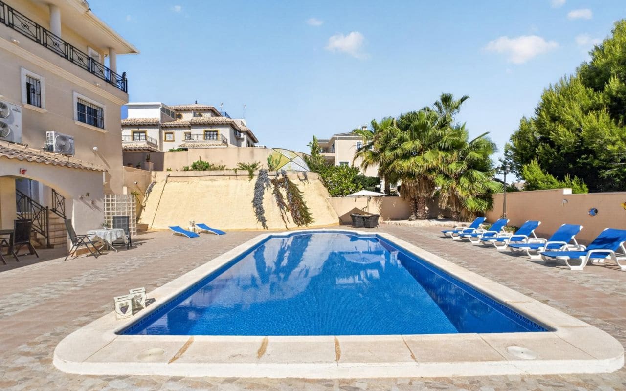 6 bedroom Villa for sale in La Zenia with pool garage - € 839,000 (Ref: 9919010)