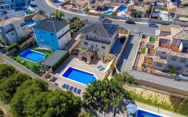 6 soverom Villa til salgs i La Zenia, Orihuela med svømmebasseng garasje - € 839 000 (Ref: 9919010)