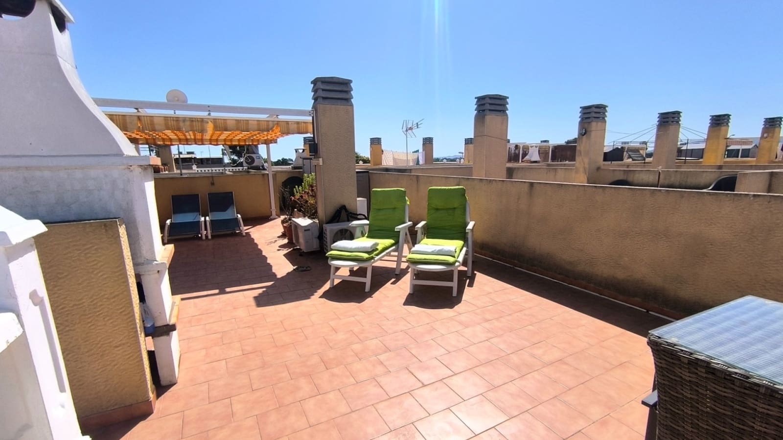2 soveværelse Lejlighed til salg i San Bartolome med swimmingpool - € 90.000 (Ref: 9921401)