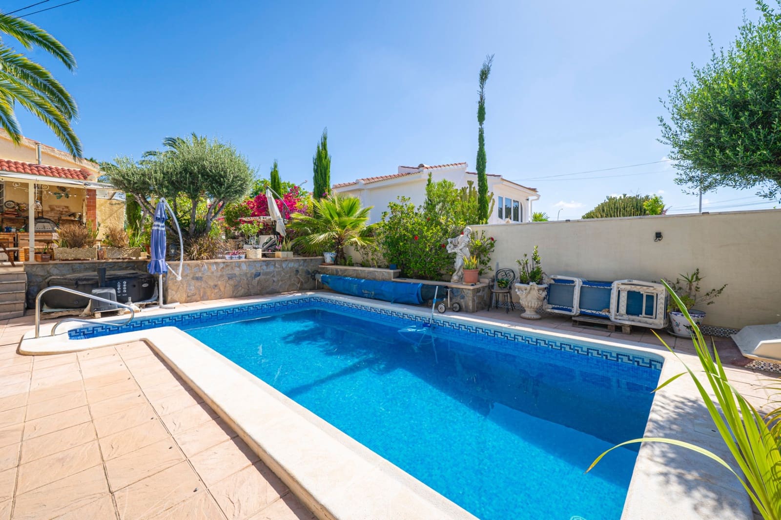 3 soveværelse Villa til salg i Ciudad Quesada med swimmingpool - € 550.000 (Ref: 9922730)