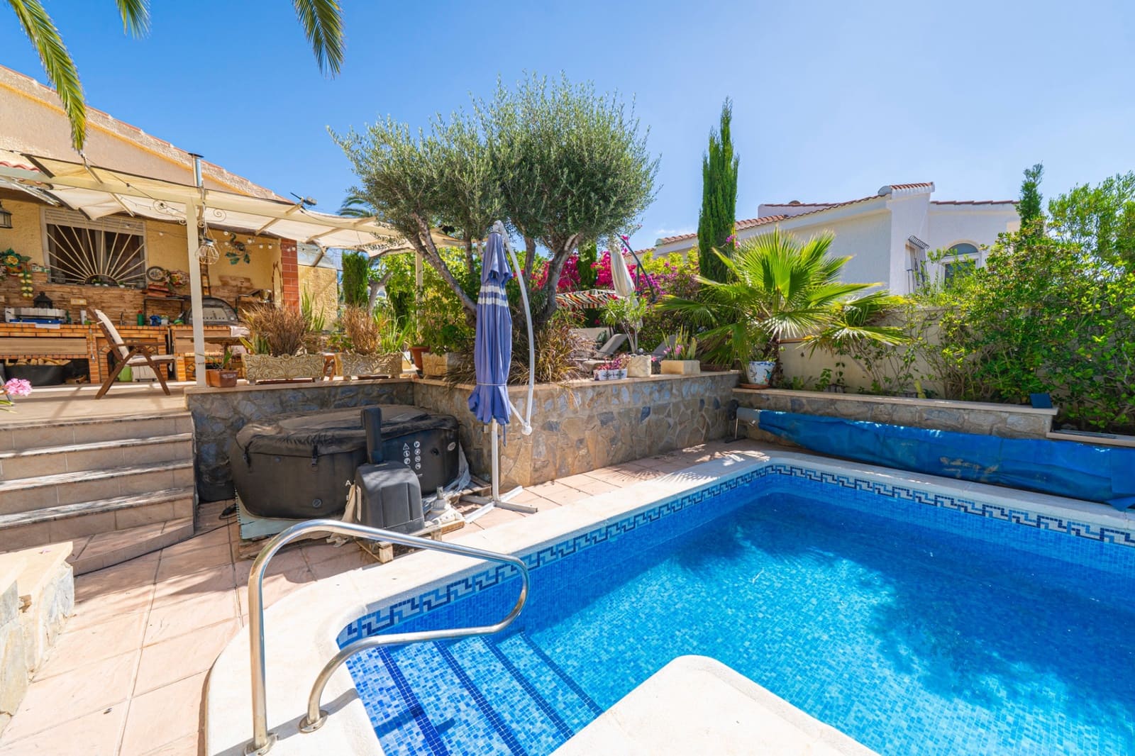 3 soveværelse Villa til salg i Ciudad Quesada med swimmingpool - € 550.000 (Ref: 9922730)