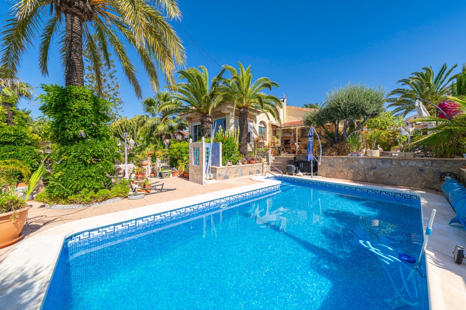 3 soveværelse Villa til salg i Ciudad Quesada med swimmingpool - € 550.000 (Ref: 9922730)