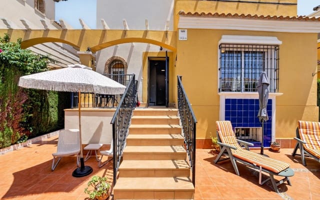 3 Zimmer Villa zu verkaufen in Orihuela Costa, Orihuela mit Pool - 299.000 € (Ref: 9935009)
