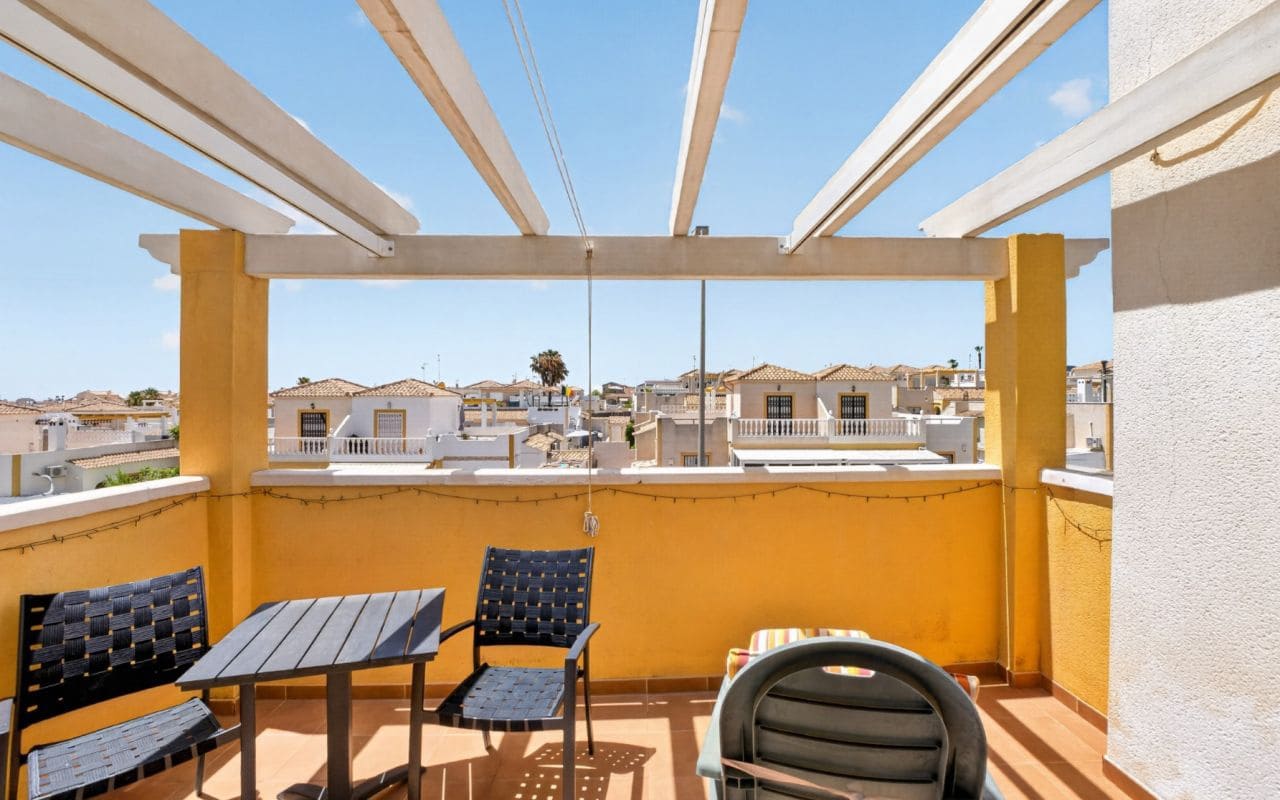 3 bedroom Villa for sale in Orihuela Costa with pool - € 299,000 (Ref: 9935009)
