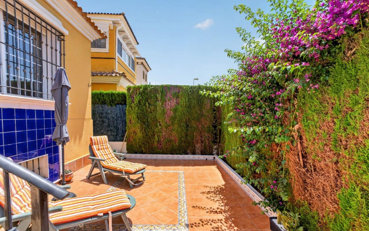 3 bedroom Villa for sale in Orihuela Costa with pool - € 299,000 (Ref: 9935009)