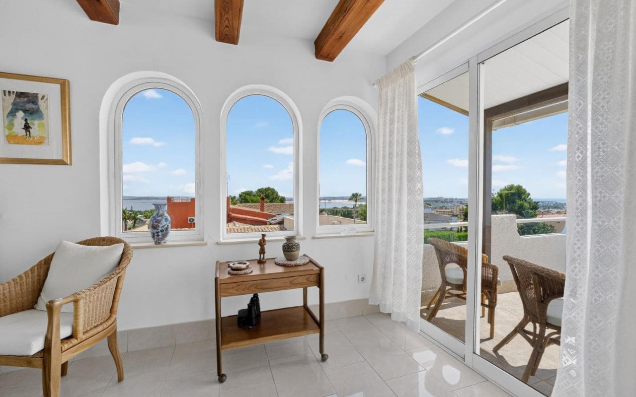 3 sovrum Villa till salu i Torrevieja med pool - 499 000 € (Ref: 9938713)