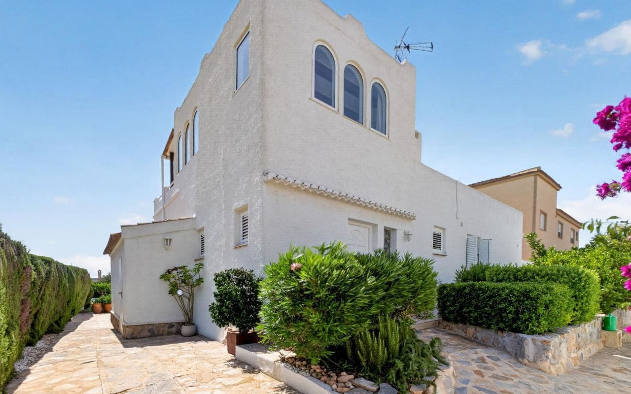 3 sovrum Villa till salu i Torrevieja med pool - 499 000 € (Ref: 9938713)