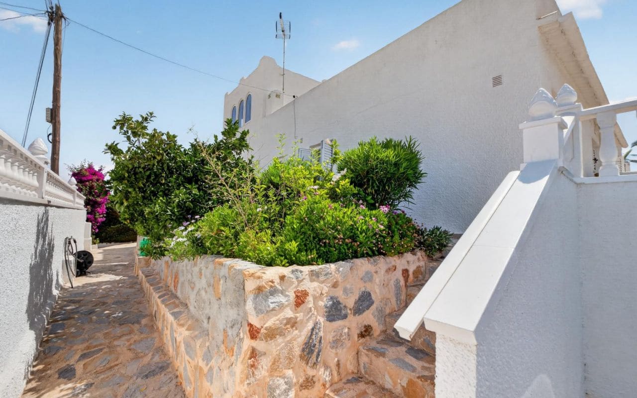 3 sovrum Villa till salu i Torrevieja med pool - 499 000 € (Ref: 9938713)