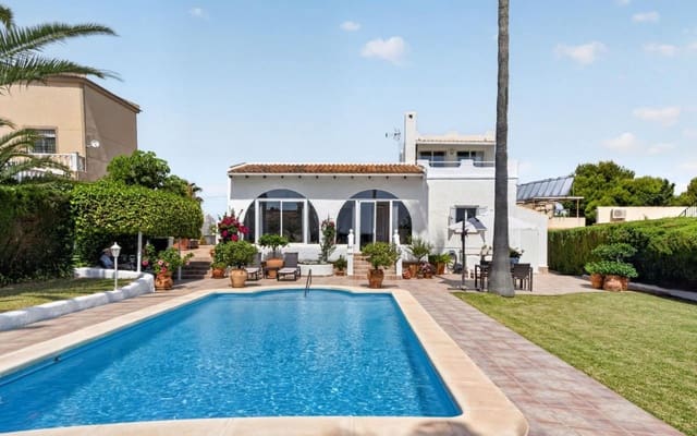3 sovrum Villa till salu i Torrevieja med pool - 499 000 € (Ref: 9938713)
