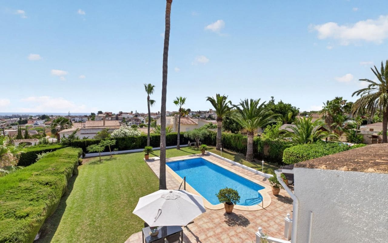 3 sovrum Villa till salu i Torrevieja med pool - 499 000 € (Ref: 9938713)