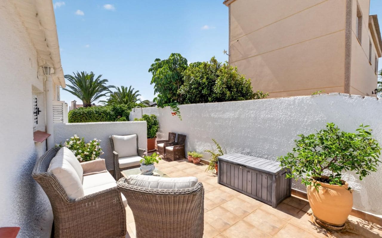 3 sovrum Villa till salu i Torrevieja med pool - 499 000 € (Ref: 9938713)