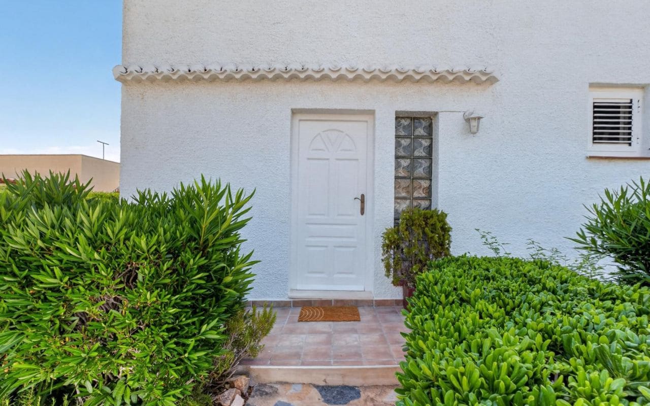 3 sovrum Villa till salu i Torrevieja med pool - 499 000 € (Ref: 9938713)