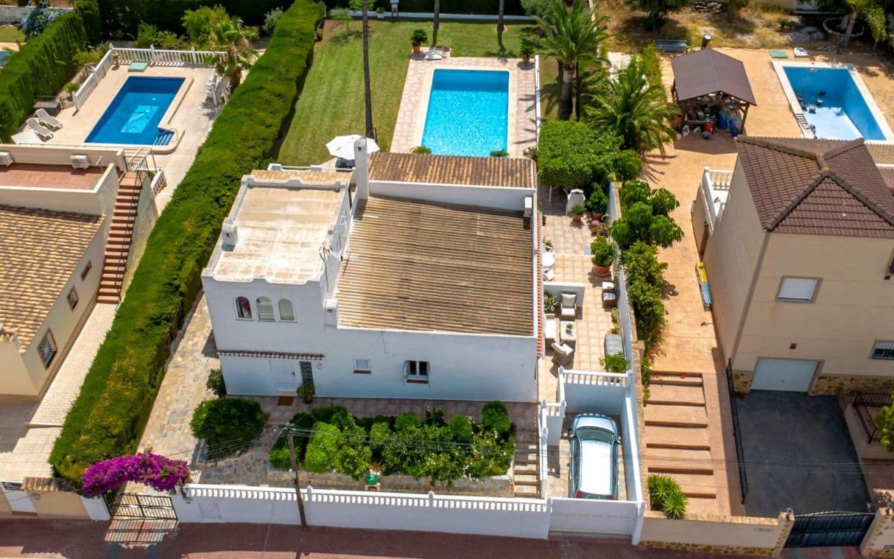 3 sovrum Villa till salu i Torrevieja med pool - 499 000 € (Ref: 9938713)