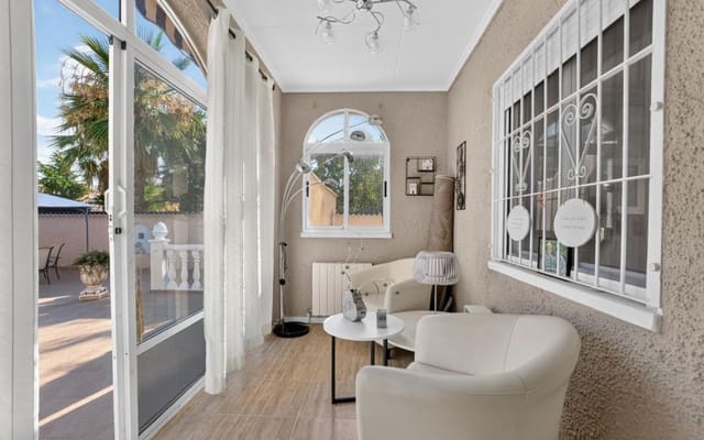 3 chambre Villa/Maison à vendre à Torrevieja avec piscine garage - 359 000 € (Ref: 9950514)