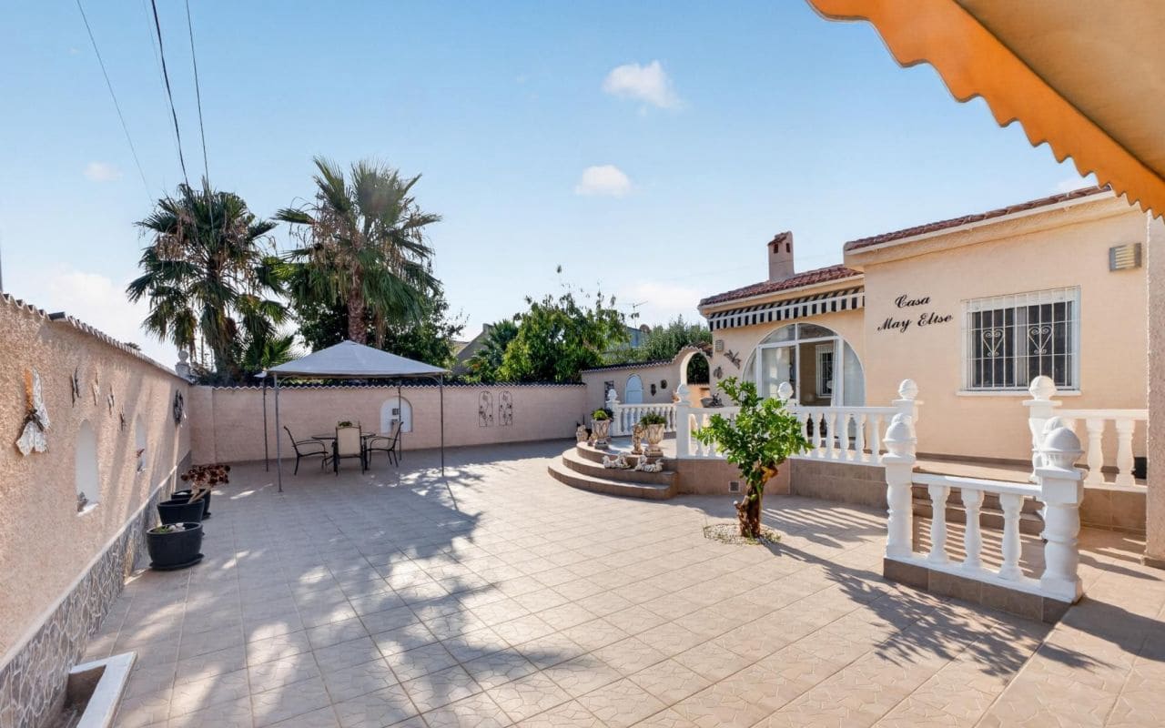 3 chambre Villa/Maison à vendre à Torrevieja avec piscine garage - 359 000 € (Ref: 9950514)