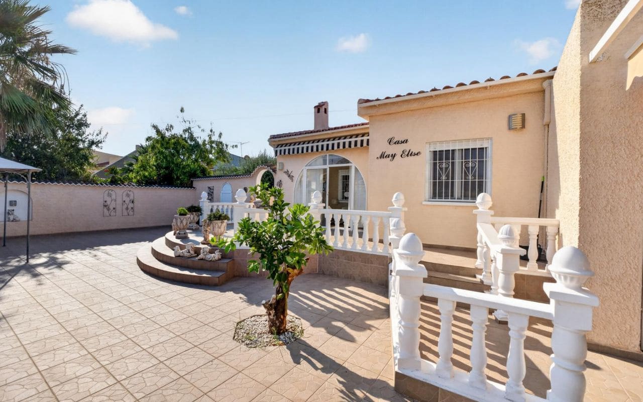 3 chambre Villa/Maison à vendre à Torrevieja avec piscine garage - 359 000 € (Ref: 9950514)