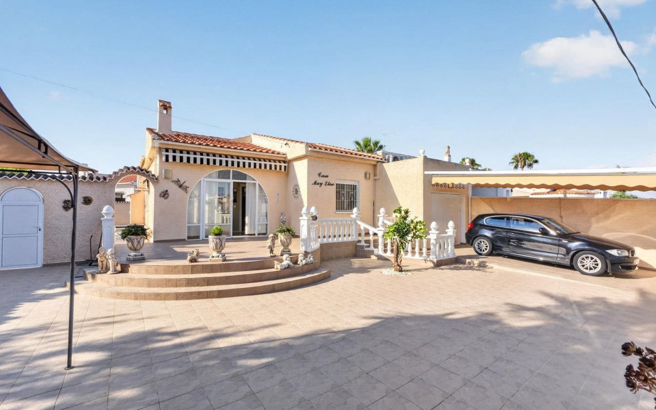 3 chambre Villa/Maison à vendre à Torrevieja avec piscine garage - 359 000 € (Ref: 9950514)