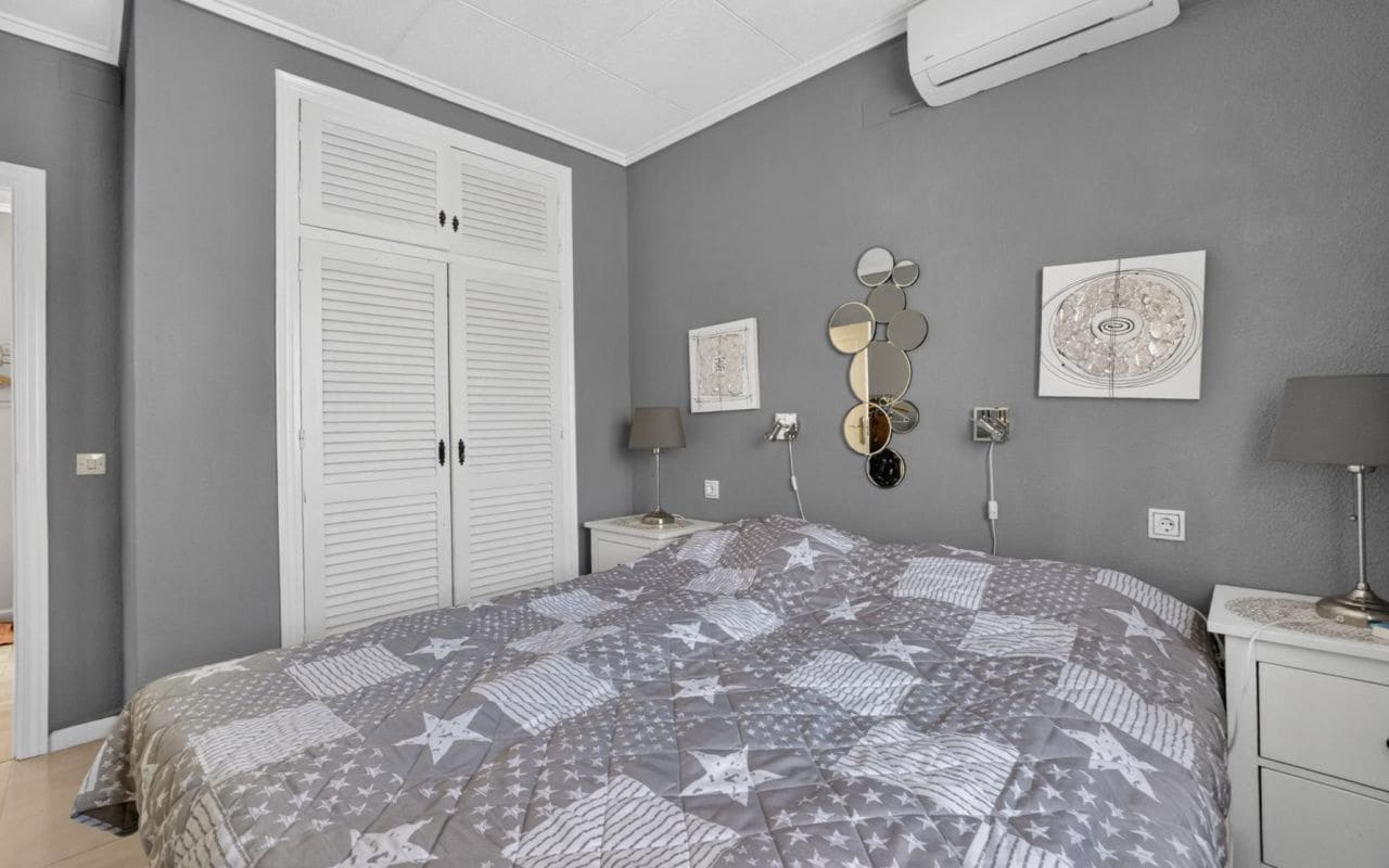 3 chambre Villa/Maison à vendre à Torrevieja avec piscine garage - 359 000 € (Ref: 9950514)