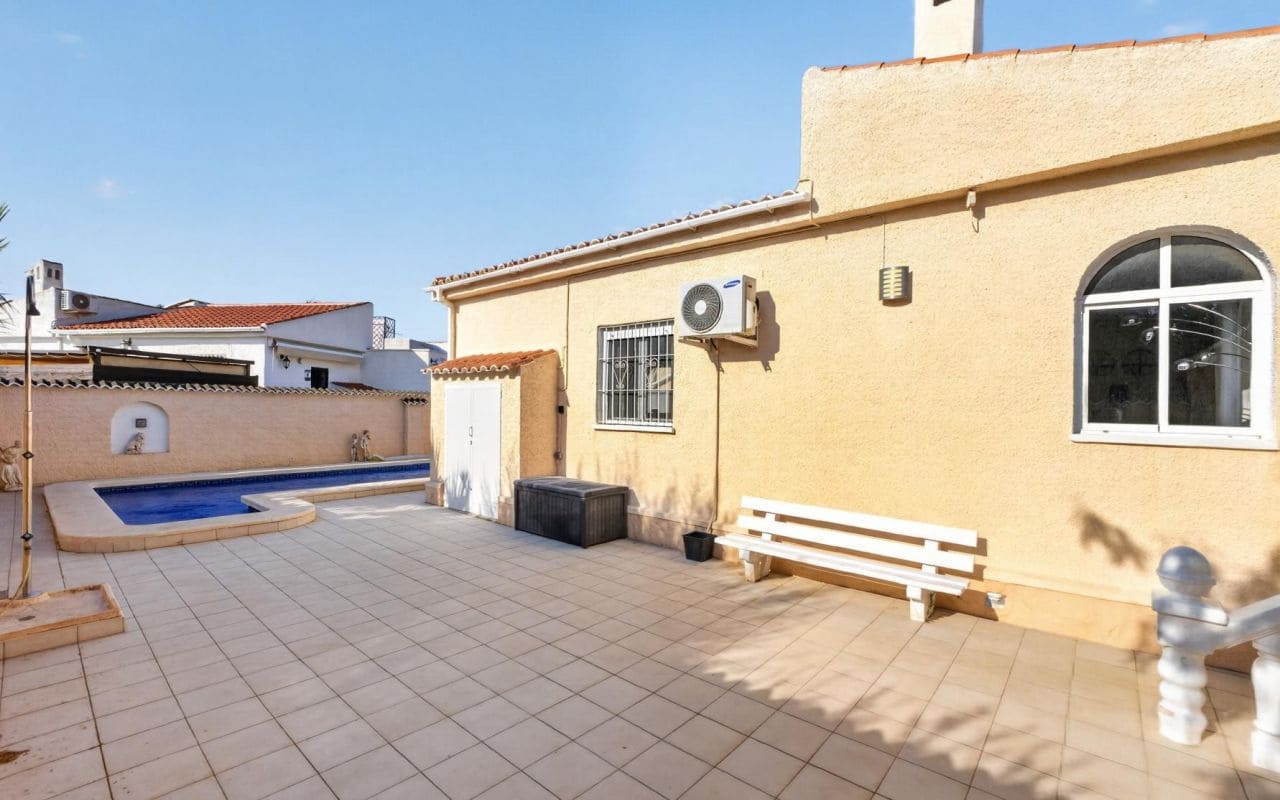 3 chambre Villa/Maison à vendre à Torrevieja avec piscine garage - 359 000 € (Ref: 9950514)