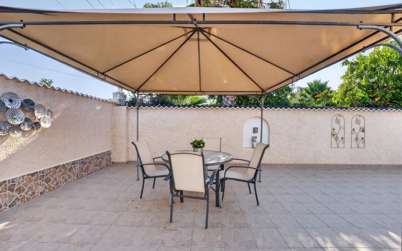 3 chambre Villa/Maison à vendre à Torrevieja avec piscine garage - 359 000 € (Ref: 9950514)