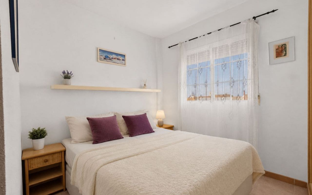 2 soveværelse Rækkehus til salg i Torrevieja med swimmingpool - € 189.000 (Ref: 9953075)
