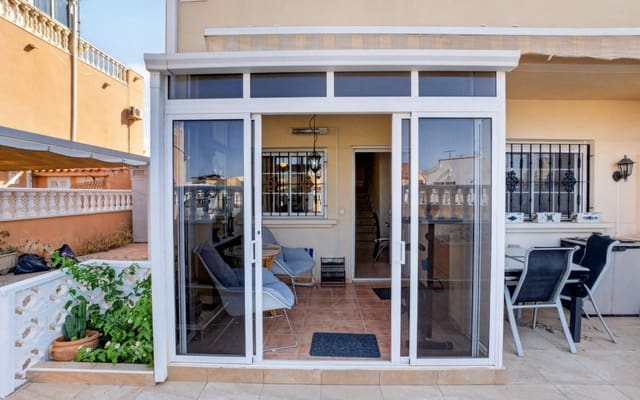 2 soveværelse Rækkehus til salg i Torrevieja med swimmingpool - € 189.000 (Ref: 9953075)