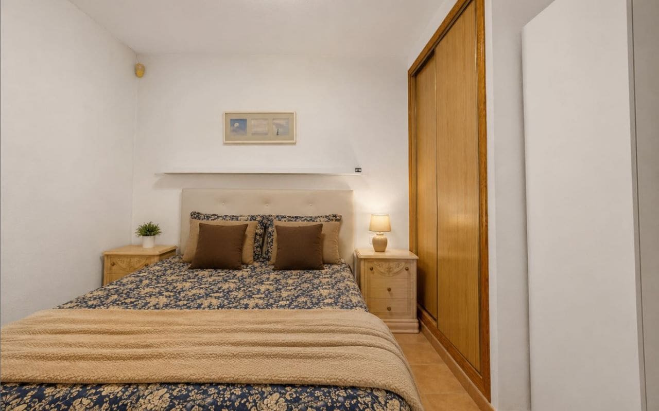 2 soveværelse Rækkehus til salg i Torrevieja med swimmingpool - € 189.000 (Ref: 9953075)