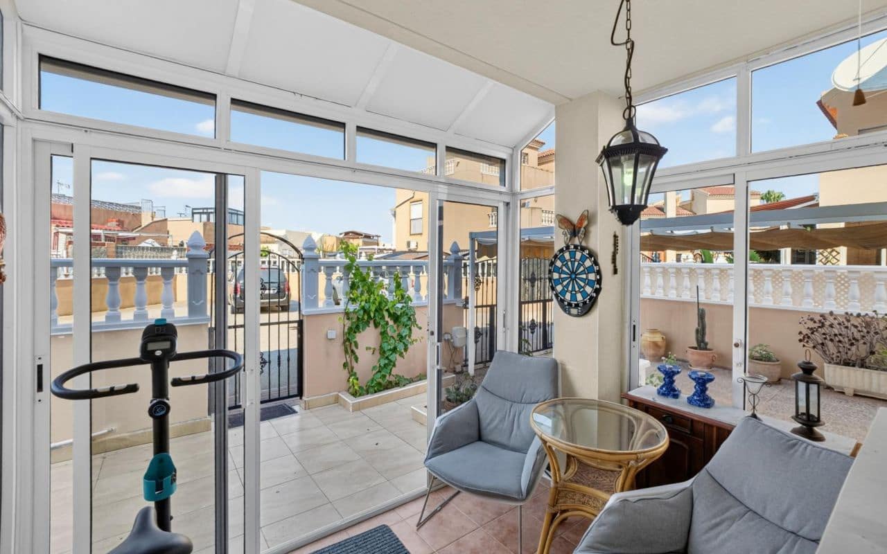 2 soveværelse Rækkehus til salg i Torrevieja med swimmingpool - € 189.000 (Ref: 9953075)