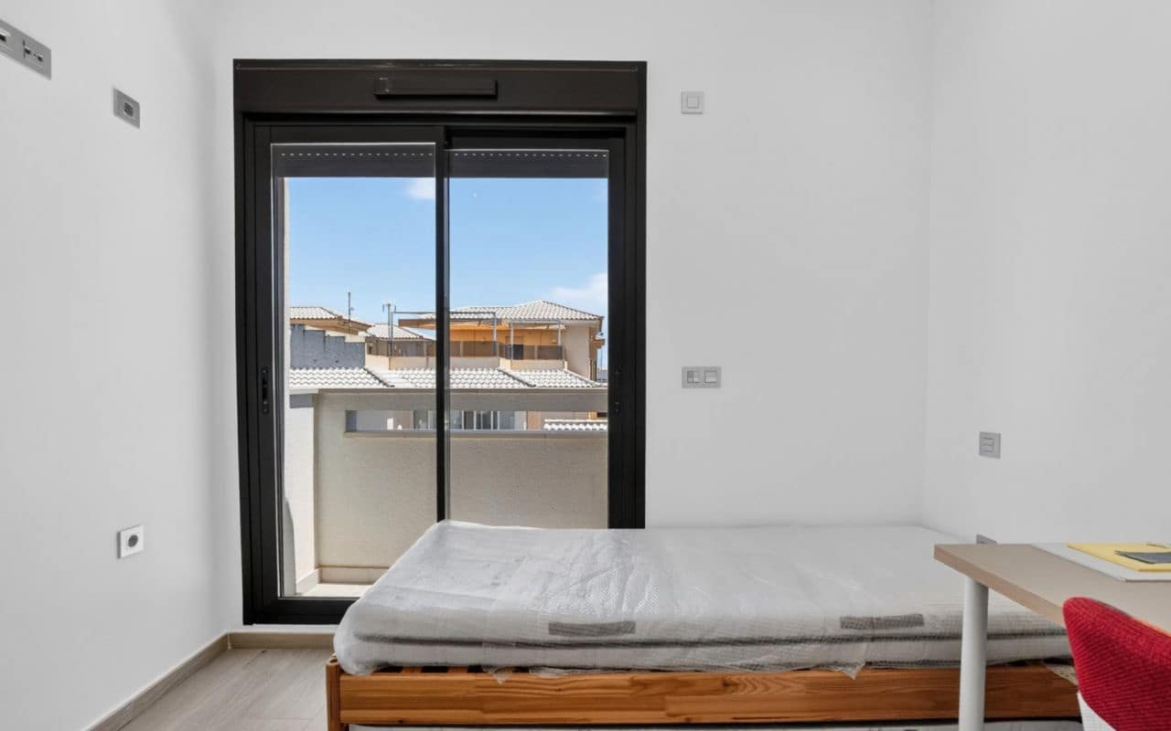 3 sypialnia Dom na sprzedaż w Torrevieja z basenem - 323 000 € (Ref: 9953246)