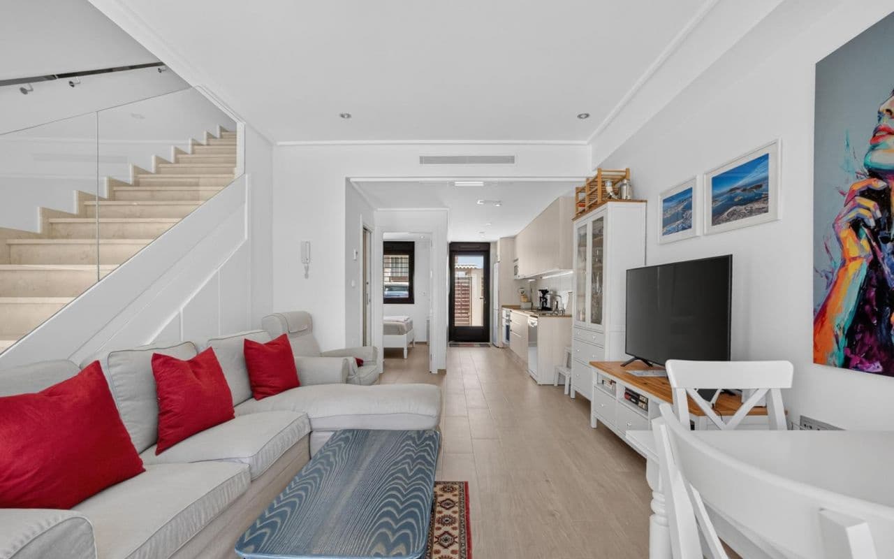 3 sypialnia Dom na sprzedaż w Torrevieja z basenem - 323 000 € (Ref: 9953246)