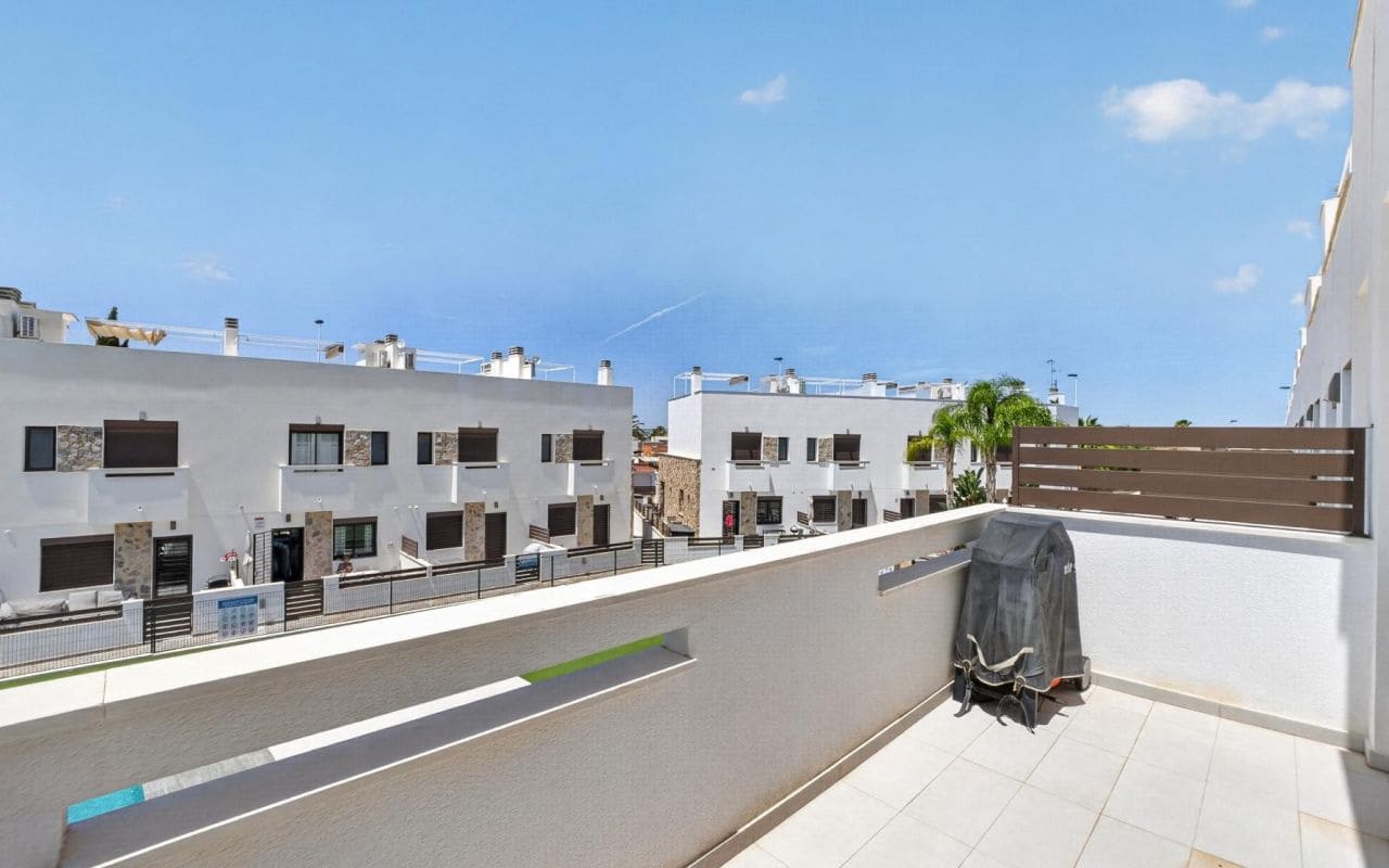 3 sypialnia Dom na sprzedaż w Torrevieja z basenem - 323 000 € (Ref: 9953246)